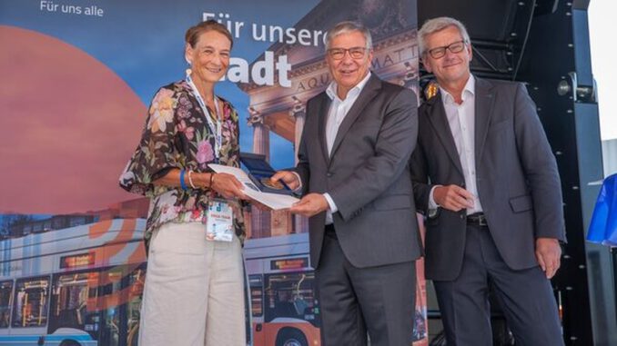 150 Jahre Nahverkehr in Wiesbaden: Jubiläumsjahr mit Museum, Sonderbussen und großem Fest endet erfolgreich 150 Jahre Nahverkehr in Wiesbaden: Jubiläumsjahr mit Museum, Sonderbussen und großem Fest endet erfolgreich