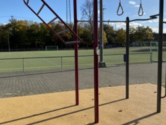 Amöneburg: Calisthenics Anlage und Basketballkorb eröffnen auf städtischem Sportplatz