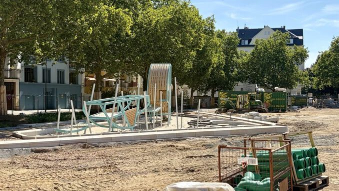 Aus Parkplatz wird Stadtpark: Elsässer Platz soll im Herbst fertig werden Aus Parkplatz wird Stadtpark: Elsässer Platz soll im Herbst fertig werden