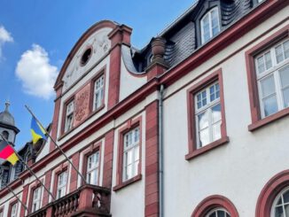 Eltville: Verwaltung nur verkürzt erreichbar am Sektfestmontag