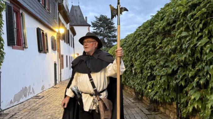 Eltvilles Augustprogramm: Burgführungen, Altstadtrundgänge und Rheinfahrt nach Mainz Eltvilles Augustprogramm: Burgführungen, Altstadtrundgänge und Rheinfahrt nach Mainz