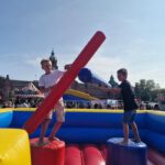 Fünf Tage Spiel und Bewegung in den Reisinger Anlagen: Ferienprogramm für Kinder in Wiesbaden