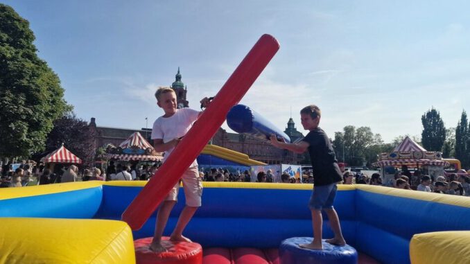 Fünf Tage Spiel und Bewegung in den Reisinger Anlagen: Ferienprogramm für Kinder in Wiesbaden