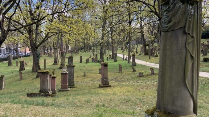 Geführte Rundgänge am Alten Jüdischen Friedhof in Mainz zum UNESCO Welterbetag Geführte Rundgänge am Alten Jüdischen Friedhof in Mainz zum UNESCO Welterbetag