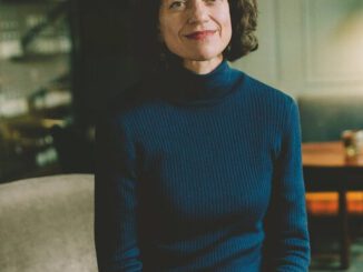 Louise Brown liest in Wiesbaden über die Kunst der Zuversicht