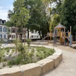 Neuer Spielplatz am Schlosspark Biebrich eröffnet: Barrierefrei und mit Wasseranlage