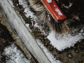 Walluf bittet Anwohner um aktive Schneeräumung auf Gehwegen
