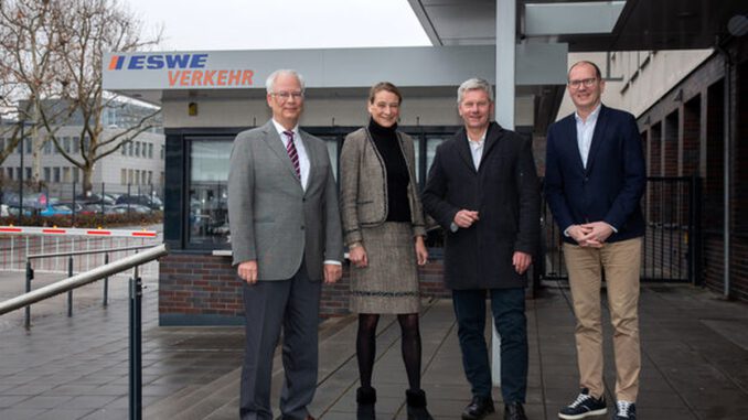 Zufriedenheit mit Wiesbadener Stadtverkehr steigt, Pkw Nutzung schlechter bewertet